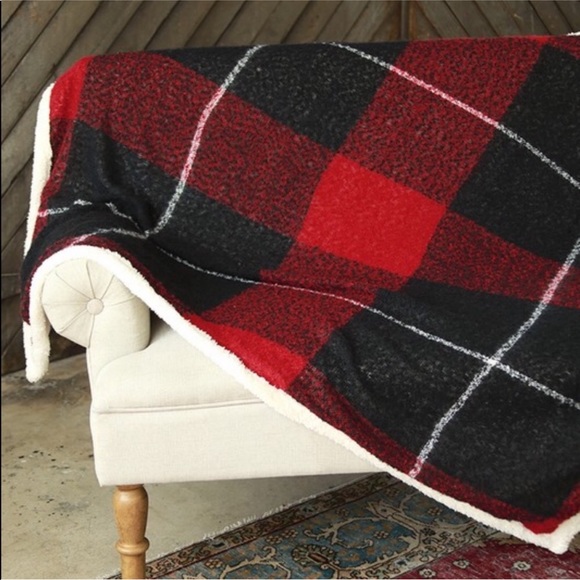 Aimee Luxury Plaid Boucle Sherpa Blanket - Picture 3 of 6